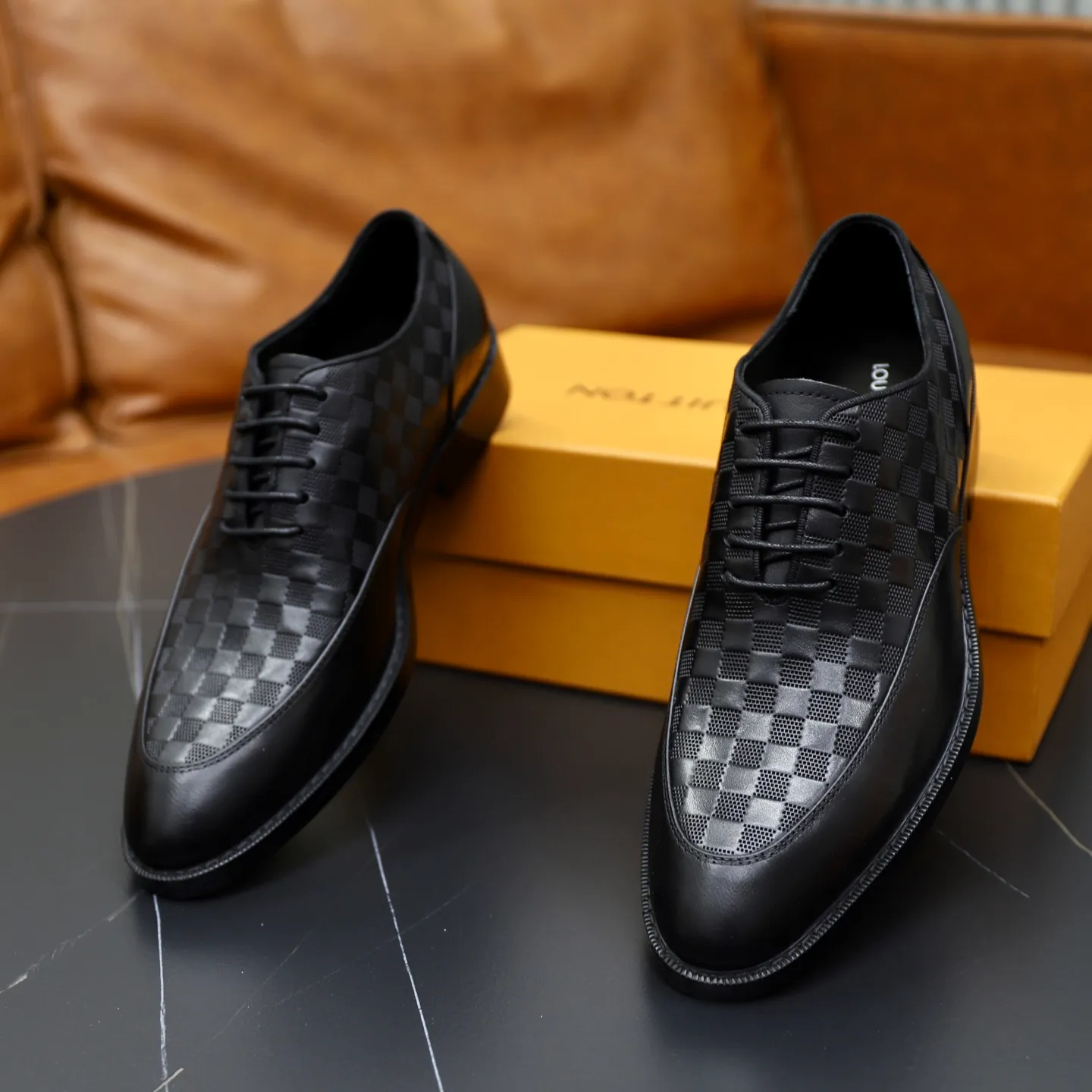 Men's shoes: 280🙅‍♂️🙅‍♂️🙅‍♂️Niuli Brand: LV Louis Vuitton Size: 39-44 (38, 45, 46 can be customized) Level: Counter classic Material: Original soft cowhide upper Comfortable cowhide lining Original lightweight outsole Style category: Formal business casual driving leather shoes Color: Color of the actual picture